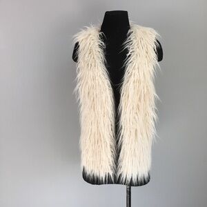 !! I.N San Francisco faux fur vest